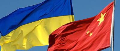 В Киеве опасаются: Украину может качнуть с Запада на Восток