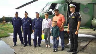 В Калининградской области летчики исполнили мечту мальчика с серьезным заболеванием
