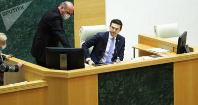 Часть оппозиционных депутатов выставили из парламента Грузии