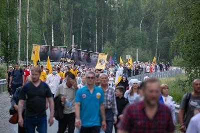 Конфликт РПЦ и власти вокруг крестного хода в Екатеринбурге может решиться сегодня. Какие есть варианты