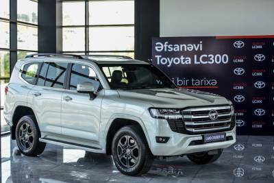 Toyota представила в Азербайджане новый модельный ряд Land Cruiser 300 (ФОТО)