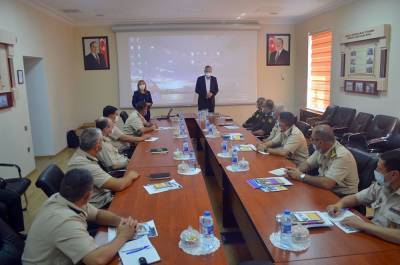 Для азербайджанских военнослужащих организованы семинары по международному гуманитарному праву (ФОТО)