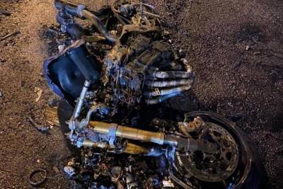 Под Анапой мотоцикл сгорел дотла в результате аварии