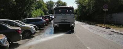 Раменские дорожные службы продолжают полив улиц и аэрацию воздуха