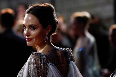 Анджелину Джоли заподозрили в романе с музыкантом-рэпером