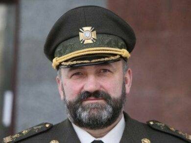 Защитник Мариуполя генерал Павловский арестован под залог в $17 млн