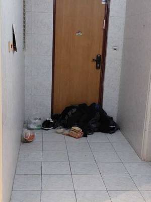 Осиротевший сын в Кирьят-Моцкине поселился у двери умершей матери: чего боятся соседи
