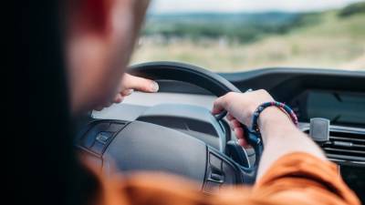 Не путешествовать и не водить машину: какие линии на руке говорят о смертельной опасности
