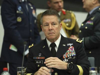 Командующий силами США в Афганистане покидает свой пост