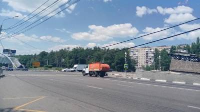 Провисшие в Воронеже провода перекрывают автобусам подъезд к остановке