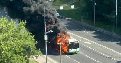 В Москве сгорел пассажирский автобус