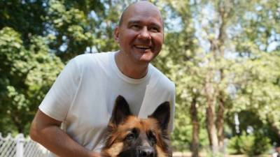 Олег Леонов: В Москве не хватает площадок для выгула собак