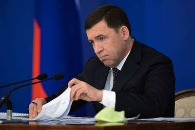 Свердловский губернатор возмутился отсутствием рабочих на мосту с пробкой
