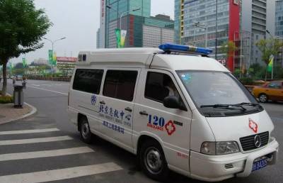 Человек погиб при обрушении гостиницы в Китае