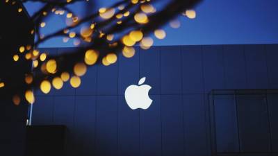 Сервис Apple TV+ заключил контракт с компанией Александра Роднянского