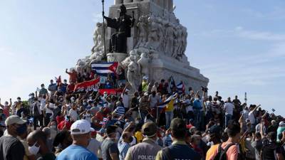 На Кубе начались протесты