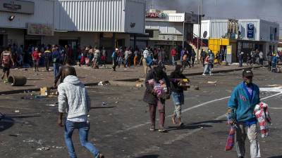 ЮАР: Власти зовут на помощь армию