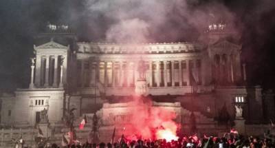 Итальянцы всю ночь бурно праздновали победу на Евро-2020: не обошлось без жертв и раненых