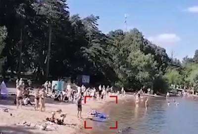 Россияне несколько часов отдыхали и купались рядом с лежавшим на берегу трупом