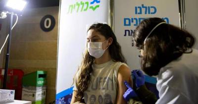 Израиль из-за коронавируса дельта будет вакцинировать людей третьей дозой Pfizer
