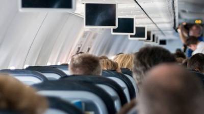 Пассажир бизнес-класса опорожнился прямо в кресло самолета