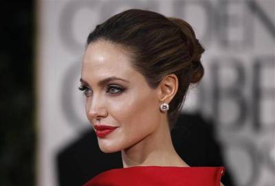 СМИ: Анджелину Джоли заподозрили в романе с рэпером The Weeknd