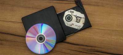 Мужчина ищет на свалке потерянный диск с биткоинами на миллиарды рублей