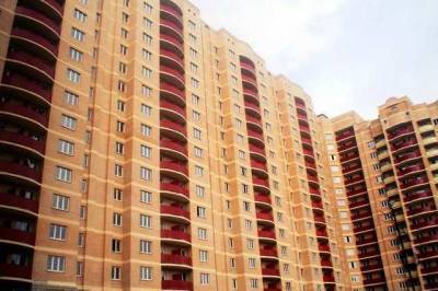 Украинцы покупают квартиры, но ждут их годами: как не вложить деньги в долгострой