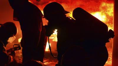 Пожар охватил ковид-больницу в Ираке: погибли 40 человек