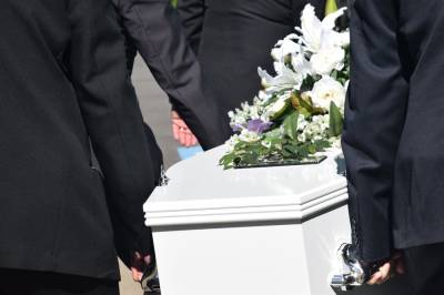 Смольный опроверг сообщения об очередях из гробов в петербургском крематории