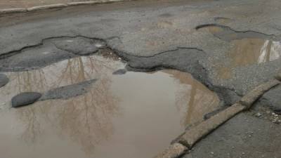 В Минтрансе Башкирии заявили, что нормативов по устранению дорожных ям нет