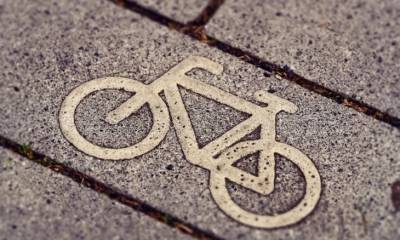 Петербургские велосипедисты инсценировали смерть прямо под окнами Смольного
