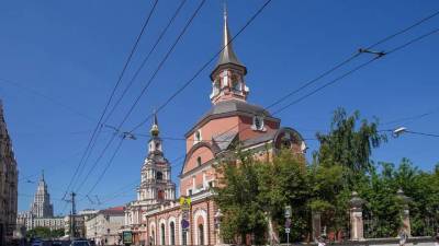 Интерьеры церкви апостолов Петра и Павла восстановят в Москве
