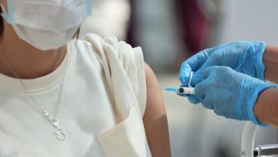 Петербургские врачи развеяли популярные мифы о вакцинации от коронавируса