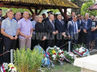 Боснийские сербы помянули жертв реального антисербского геноцида в...