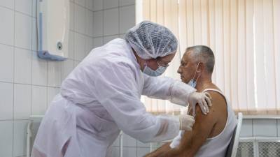 Россия ввела повторную вакцинацию от коронавируса
