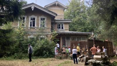 Стартовал II сезон волонтерских акций по сохранению памятников деревянной архитектуры