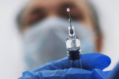 Роспотребнадзор предлагает в этом году вакцинировать от гриппа 60% населения