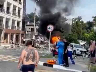 «Человек весь в огне!»: в гостинице Геленджика прогремел взрыв, есть погибшие и раненые