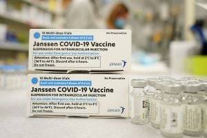 В США предупреждают о редком аутоиммунном заболевании после вакцины Johnson & Johnson