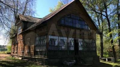 Петербурженка продает историческую дачу в Ломоносове