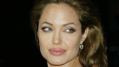 Семью Анджелины Джоли ждет новый папа