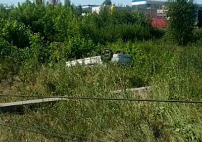 На Ряжском шоссе перевернулся автомобиль, пострадали женщина и ребенок
