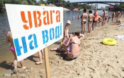 В Ивано-Франковске запретили купаться в городской реке. Там за пару дней утонули три человека