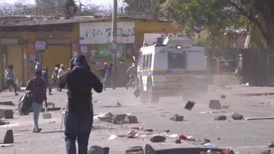 Президент ЮАР: страна столкнулась с самой сильной вспышкой насилия за всю историю