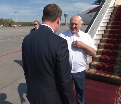Президент Белоруссии Александр Лукашенко прилетел в Петербург