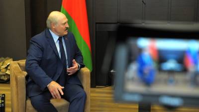 Лукашенко прибыл в Константиновский дворец для встречи с Путиным