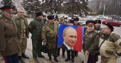 У Путина решили раздать казакам оружие