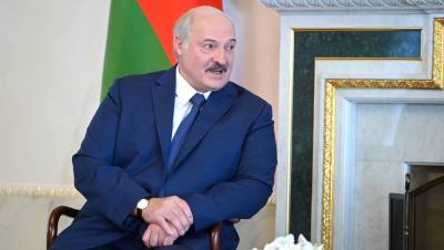 Лукашенко назвал жару в Петербурге терпимой по сравнению с белорусской