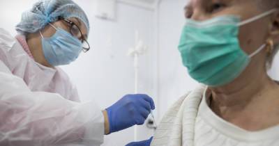 В Калининграде с 14 июля вакцинировать от коронавируса будут только в поликлиниках